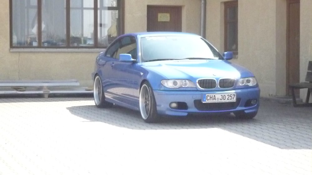 Estorilblauer 330er - 3er BMW - E46