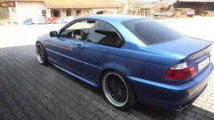Estorilblauer 330er - 3er BMW - E46