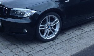BMW M-Felgen Felge in 7.5x18 ET 49 mit Pirelli P-Zero Reifen in 225/40/18 montiert vorn Hier auf einem 1er BMW E82 120d (Coupe) Details zum Fahrzeug / Besitzer