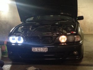 BMW 528i *CARBONSCHWARZ* - 5er BMW - E39