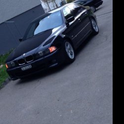 BMW 528i *CARBONSCHWARZ* - 5er BMW - E39