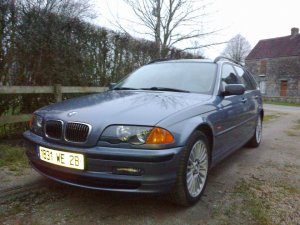 Stahlblauer 330D - 3er BMW - E46