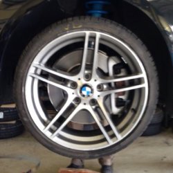 BMW Performance Felge in 8.5x19 ET 37 mit Bridgestone Potenza RE050A Reifen in 225/35/19 montiert vorn mit 10 mm Spurplatten Hier auf einem 3er BMW E92 335i (Coupe) Details zum Fahrzeug / Besitzer