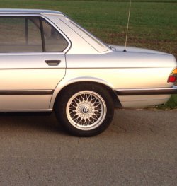BMW  Felge in 7x16 ET 20 mit Hankook  Reifen in 205/55/16 montiert hinten Hier auf einem 5er BMW E28 520i (Limousine) Details zum Fahrzeug / Besitzer