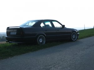 530i V8 - 5er BMW - E34