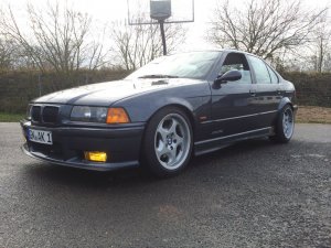 OldskoolLimo323i - 3er BMW - E36 OldskoolLimo323i - 3er BMW - E36