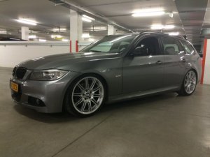 318d Touring - 3er BMW - E90 / E91 / E92 / E93