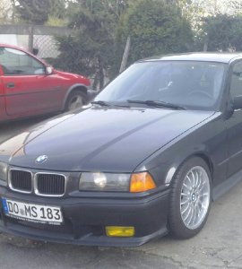 BMW  Felge in 8.5x17 ET  mit Continental sport Reifen in 225/45/17 montiert vorn Hier auf einem 3er BMW E36 320i (Limousine) Details zum Fahrzeug / Besitzer