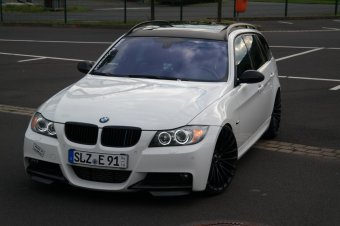 335XI Touring M-Paket Alpinweiss - 3er BMW - E90 / E91 / E92 / E93