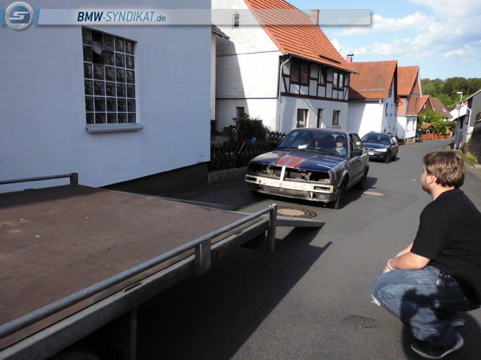 E30, 320i. The Old Lady - 3er BMW - E30 E30, 320i. The Old Lady - 3er BMW - E30
