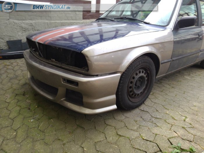 E30, 320i. The Old Lady - 3er BMW - E30