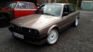 E30, 320i. The Old Lady - 3er BMW - E30