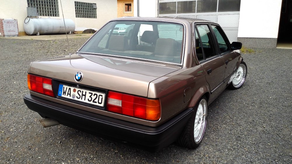 E30, 320i. The Old Lady - 3er BMW - E30