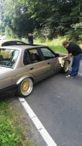 E30, 320i. The Old Lady - 3er BMW - E30