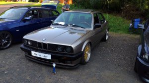 E30, 320i. The Old Lady - 3er BMW - E30