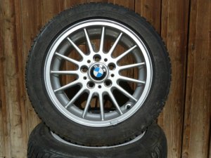 BMW Radial 32 Felge in 7x16 ET  mit Dunlop  Reifen in 205/55/16 montiert hinten Hier auf einem 3er BMW E36 316i (Compact) Details zum Fahrzeug / Besitzer