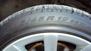 BMW Sternkreis Felge in 8.5x19 ET  mit Pirelli Pzero Rosso Reifen in 245/45/19 montiert vorn Hier auf einem 7er BMW E38 728i (Limousine) Details zum Fahrzeug / Besitzer