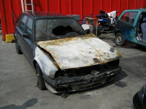 Im Neuaufbau und kurz vorm Ziel abgebrannt - 5er BMW - E34