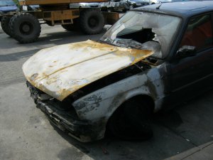 Im Neuaufbau und kurz vorm Ziel abgebrannt - 5er BMW - E34