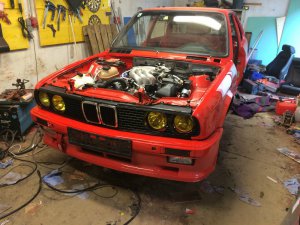 E30 323i/325i - 3er BMW - E30 E30 323i/325i - 3er BMW - E30
