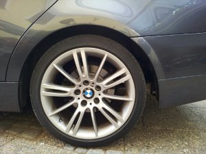 BMW M193 Felge in 8.5x18 ET 37 mit Bridgestone  Reifen in 255/35/18 montiert hinten Hier auf einem 3er BMW E90 318i (Limousine) Details zum Fahrzeug / Besitzer