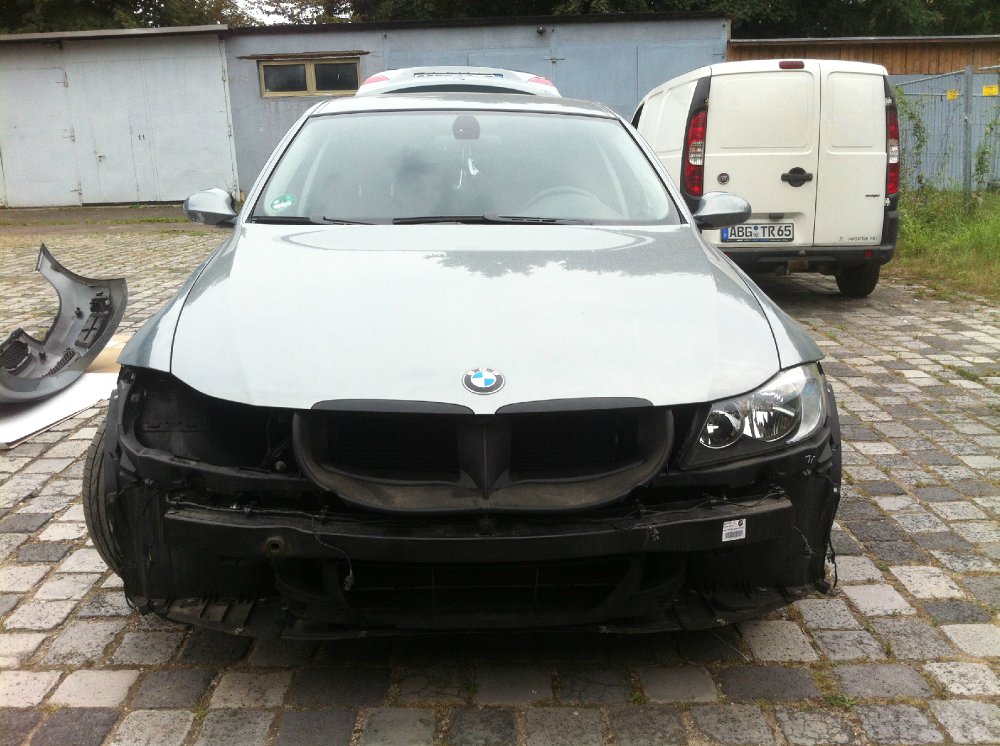 318i Arktis Metallic - 3er BMW - E90 / E91 / E92 / E93