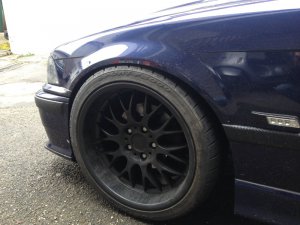 Rondell 0058 Felge in 8.5x18 ET 13 mit Continental  Reifen in 225/35/18 montiert vorn Hier auf einem 3er BMW E36 318is (Coupe) Details zum Fahrzeug / Besitzer