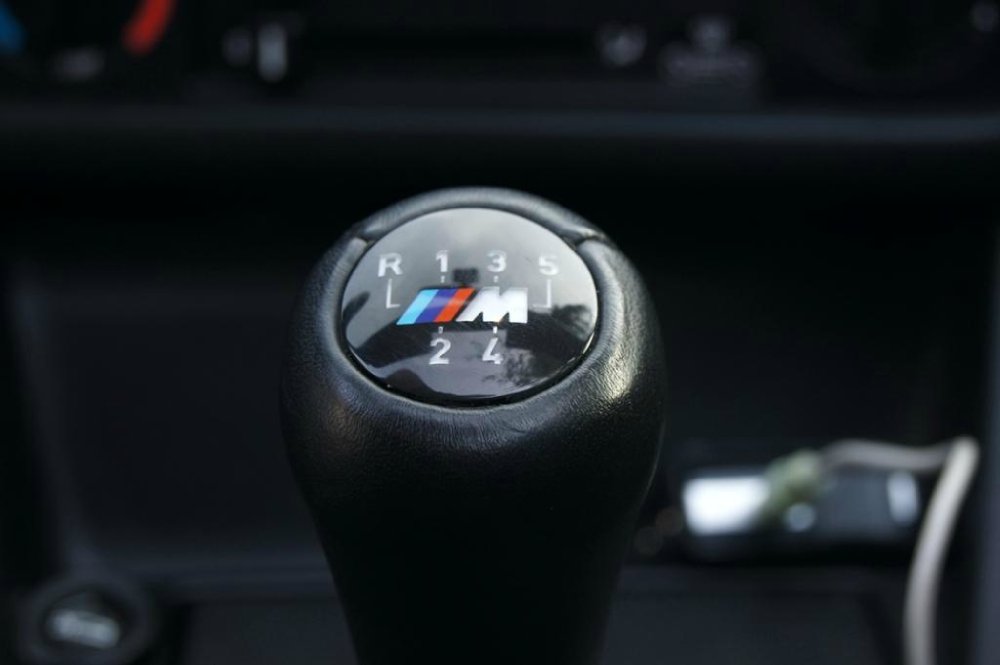 Schwarzes M-Tech 1 Cabrio - 3er BMW - E30