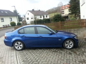 Blauer E90 318i - 3er BMW - E90 / E91 / E92 / E93 Blauer E90 318i - 3er BMW - E90 / E91 / E92 / E93