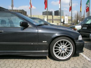 BMW Radialstyling 32 Felge in 8x18 ET 47 mit Goodyear Eagle F1 Reifen in 225/40/18 montiert vorn mit 10 mm Spurplatten Hier auf einem 3er BMW E36 328i (Touring) Details zum Fahrzeug / Besitzer