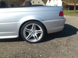 Borbet XRT silver Felge in 8x18 ET 35 mit Hankook v12evo Reifen in 225/40/18 montiert hinten Hier auf einem 3er BMW E46 320i (Cabrio) Details zum Fahrzeug / Besitzer