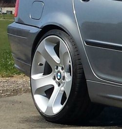 BMW Styling 132 Felge in 10x19 ET 48 mit Dunlop *Sportmaxx Reifen in 255/30/19 montiert hinten und mit folgenden Nacharbeiten am Radlauf: Kanten gebrdelt Hier auf einem 3er BMW E46 320d (Touring) Details zum Fahrzeug / Besitzer