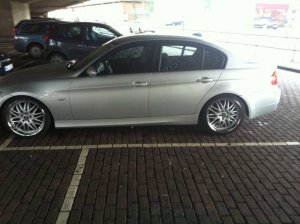 BMW E90 320d - 3er BMW - E90 / E91 / E92 / E93 BMW E90 320d - 3er BMW - E90 / E91 / E92 / E93