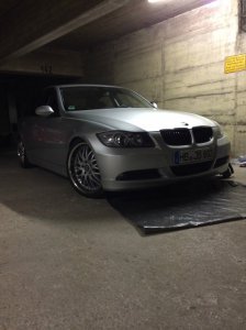 BMW E90 320d - 3er BMW - E90 / E91 / E92 / E93