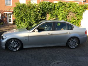 BMW E90 320d - 3er BMW - E90 / E91 / E92 / E93 BMW E90 320d - 3er BMW - E90 / E91 / E92 / E93