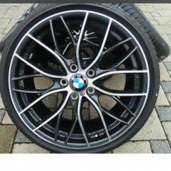 BMW BMW M Felge in 9x20 ET 00 mit Pirelli P Reifen in 255/30/20 montiert hinten Hier auf einem 3er BMW F31 320d (Touring) Details zum Fahrzeug / Besitzer
