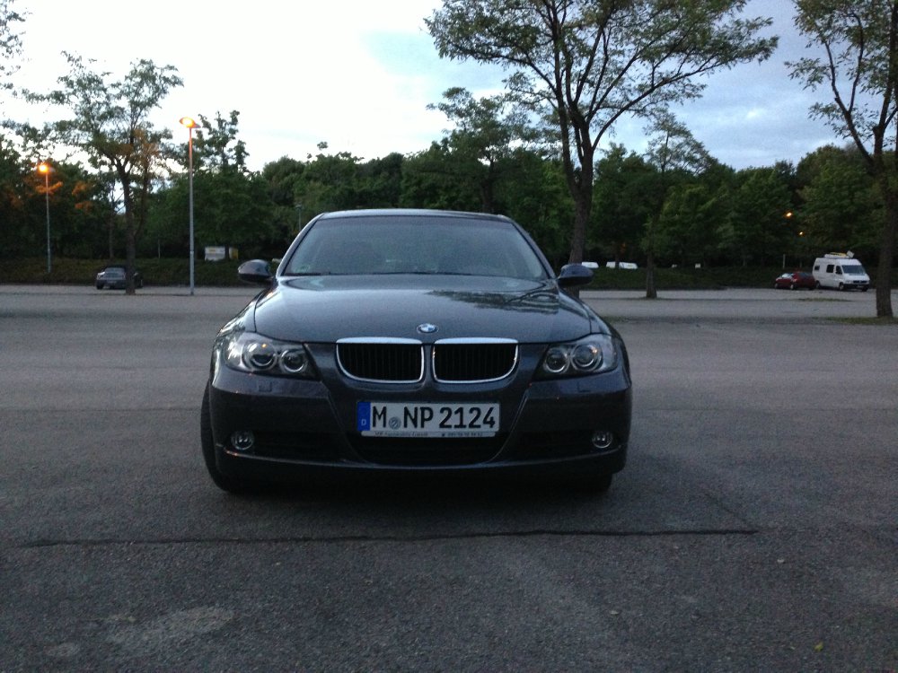E90 320i Limousine - 3er BMW - E90 / E91 / E92 / E93