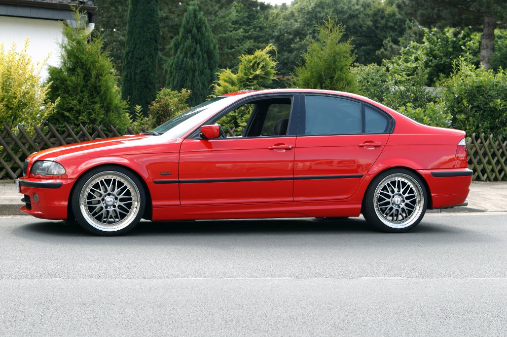 Lady in red - 3er BMW - E46