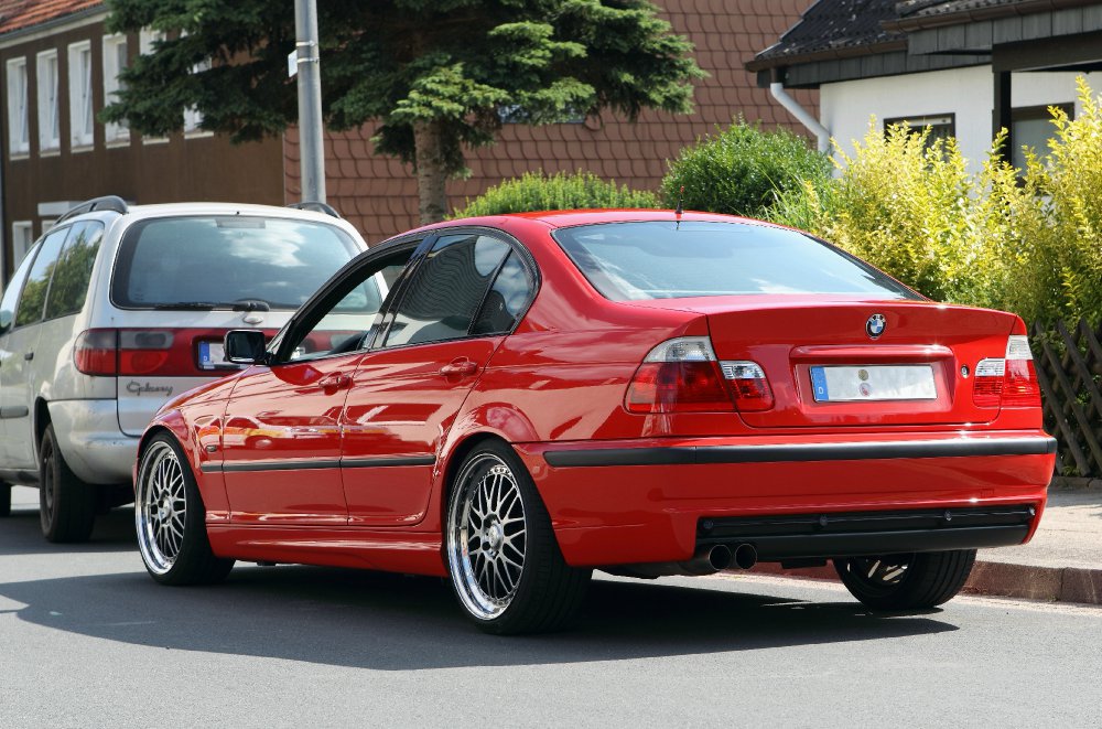 Lady in red - 3er BMW - E46