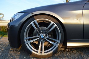 BMW Styling 437 Felge in 9x19 ET 29 mit Michelin  Reifen in 235/35/19 montiert vorn Hier auf einem 3er BMW E91 318d (Touring) Details zum Fahrzeug / Besitzer