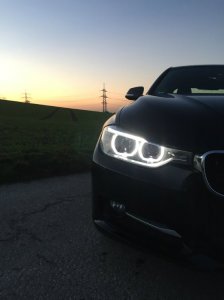 BMW F30 Schwarz/Rot - 3er BMW - F30 / F31 / F34 / F80 BMW F30 Schwarz/Rot - 3er BMW - F30 / F31 / F34 / F80