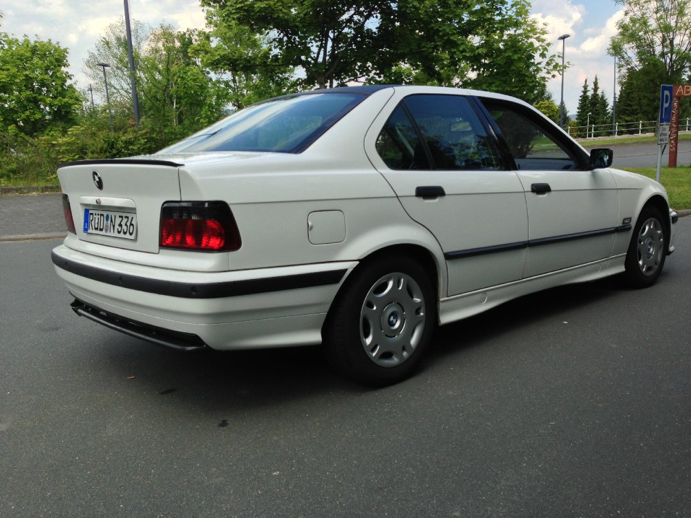 white.stanced.twen'yeight.sedan - 3er BMW - E36