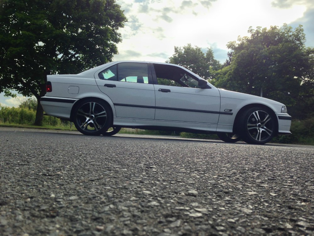 white.stanced.twen'yeight.sedan - 3er BMW - E36