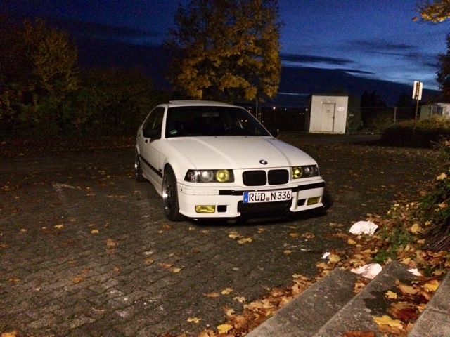 white.stanced.twen'yeight.sedan - 3er BMW - E36