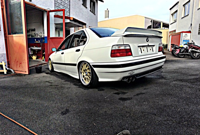 white.stanced.twen'yeight.sedan - 3er BMW - E36