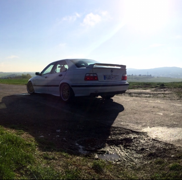 white.stanced.twen'yeight.sedan - 3er BMW - E36