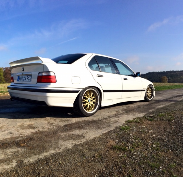 white.stanced.twen'yeight.sedan - 3er BMW - E36