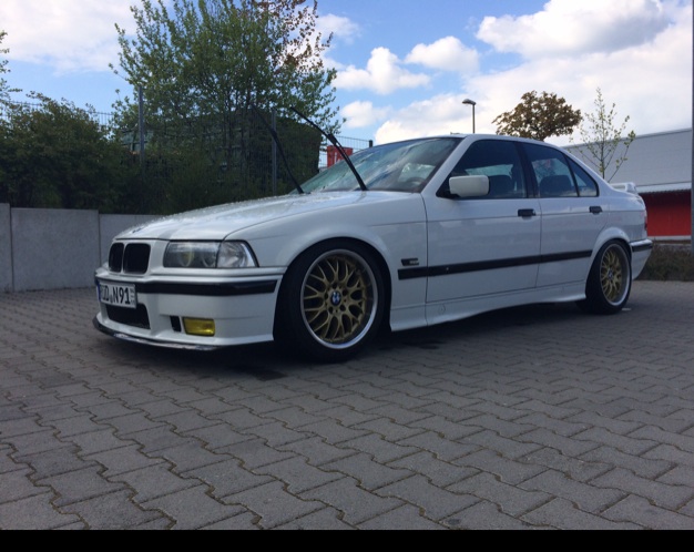 white.stanced.twen'yeight.sedan - 3er BMW - E36