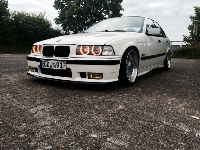 white.stanced.twen'yeight.sedan - 3er BMW - E36