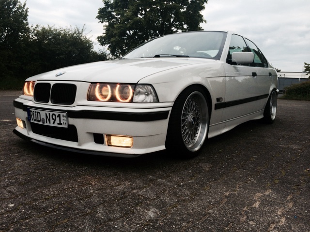 white.stanced.twen'yeight.sedan - 3er BMW - E36